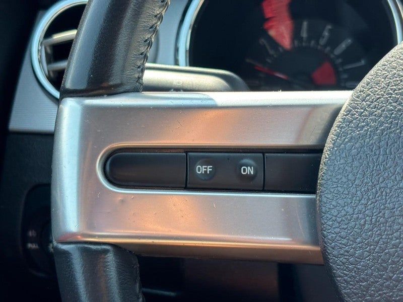 2005 Ford Mustang 2dr Cpe GT Deluxe