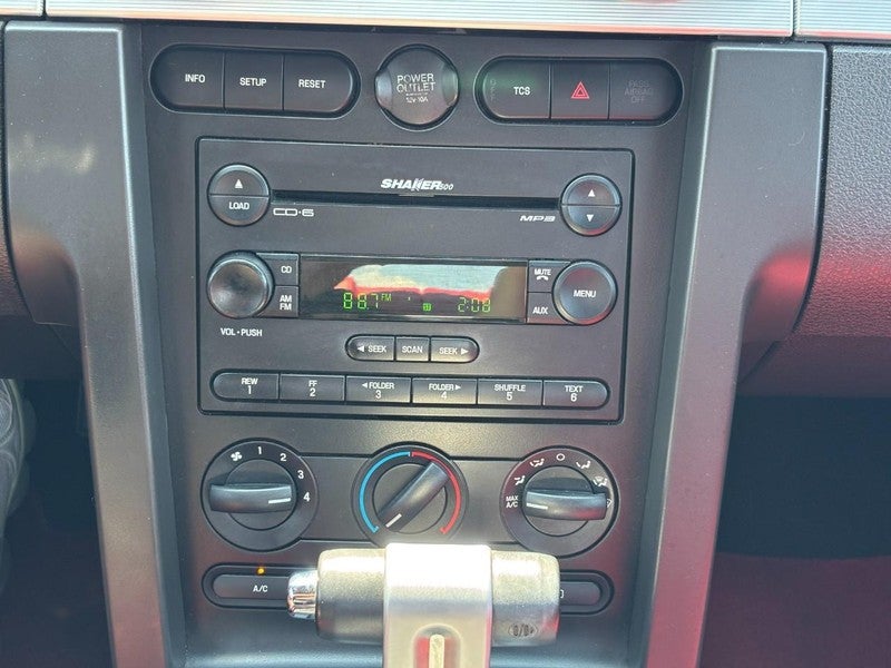 2005 Ford Mustang 2dr Cpe GT Deluxe