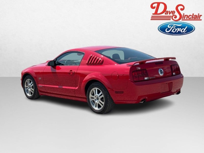 2005 Ford Mustang 2dr Cpe GT Deluxe