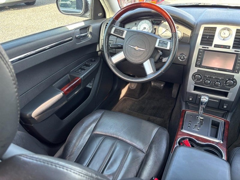 2010 Chrysler 300 4dr Sdn 300C Hemi RWD