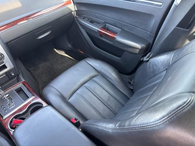 2010 Chrysler 300 4dr Sdn 300C Hemi RWD