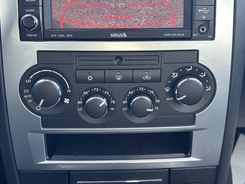 2010 Chrysler 300 4dr Sdn 300C Hemi RWD