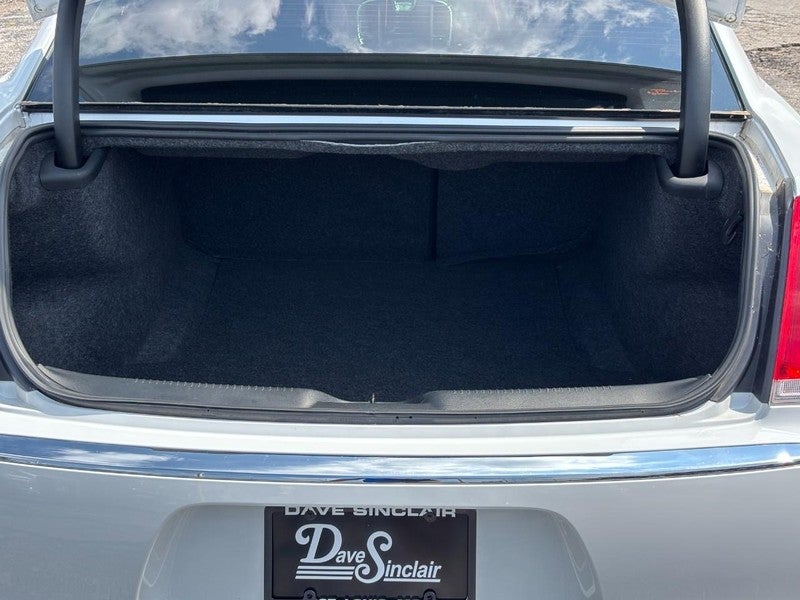 2023 Chrysler 300 Touring RWD