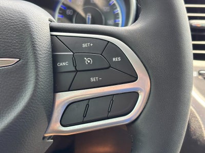 2023 Chrysler 300 Touring RWD