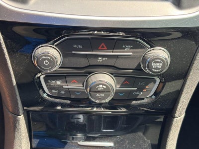 2023 Chrysler 300 Touring RWD