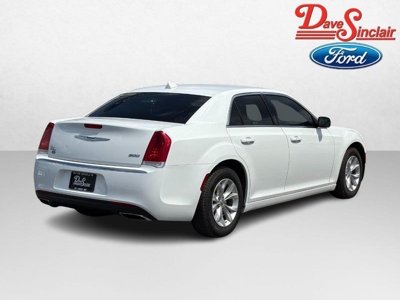 2023 Chrysler 300 Touring RWD