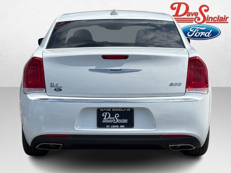 2023 Chrysler 300 Touring RWD