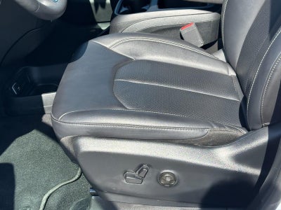 2025 Chrysler Pacifica Select FWD