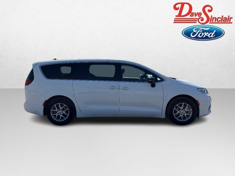 2025 Chrysler Pacifica Select FWD