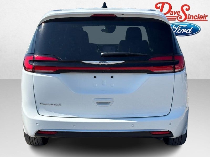 2025 Chrysler Pacifica Select FWD
