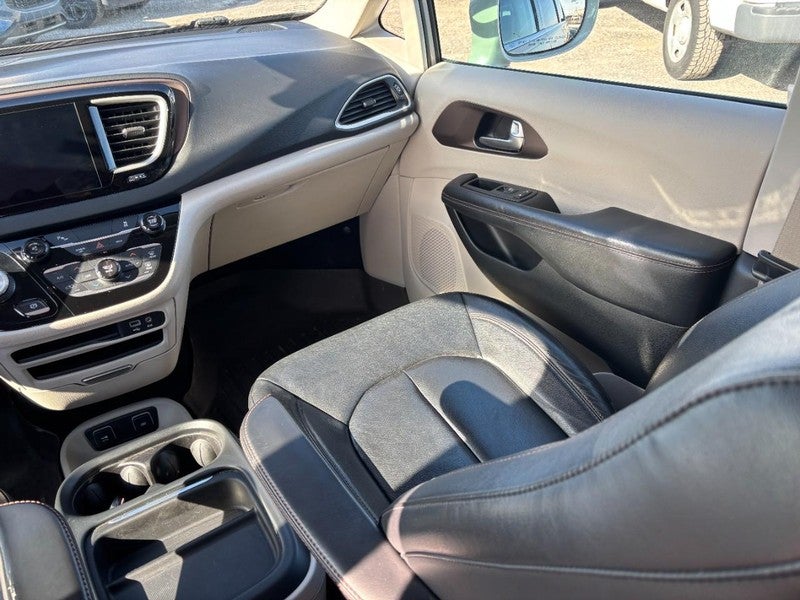 2017 Chrysler Pacifica Touring-L FWD