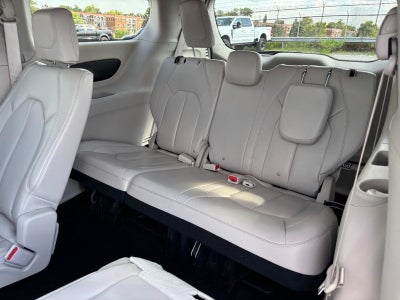 2017 Chrysler Pacifica Touring-L FWD