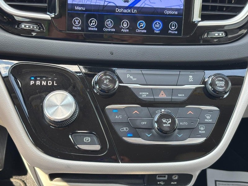 2017 Chrysler Pacifica Touring-L FWD