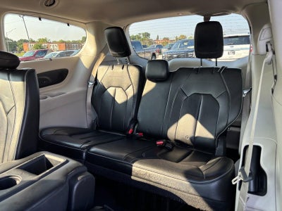 2017 Chrysler Pacifica Limited FWD