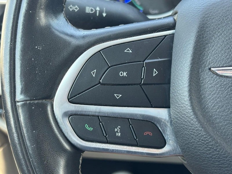 2022 Chrysler Pacifica Hybrid Touring L FWD