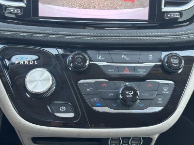 2022 Chrysler Pacifica Hybrid Touring L FWD