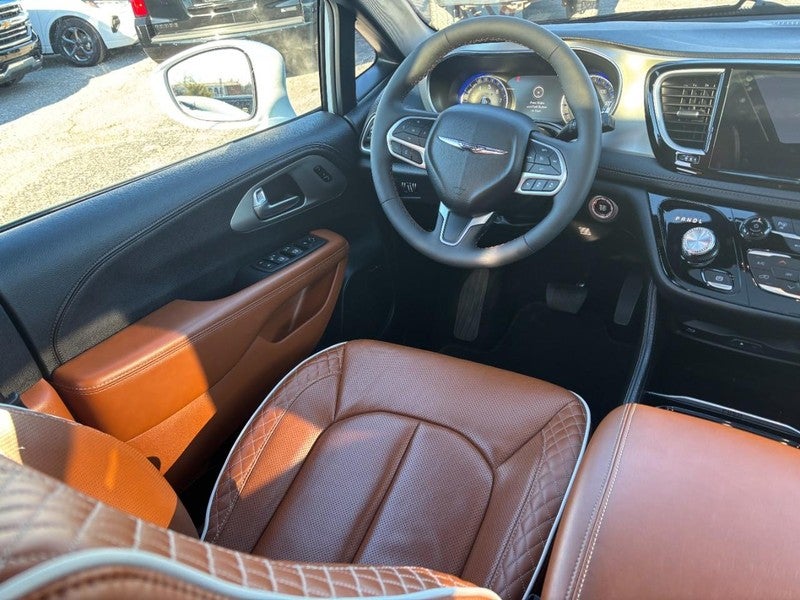 2024 Chrysler Pacifica Pinnacle AWD