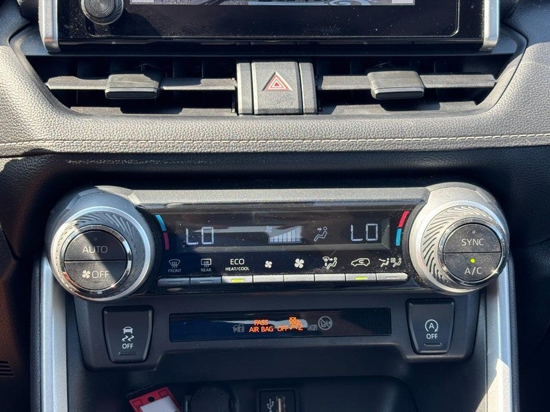 2025 Toyota RAV4 XLE AWD (Natl)