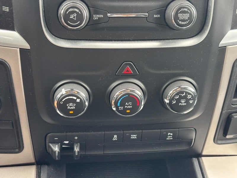 2017 RAM 2500 SLT 4x4 Crew Cab 6'4" Box