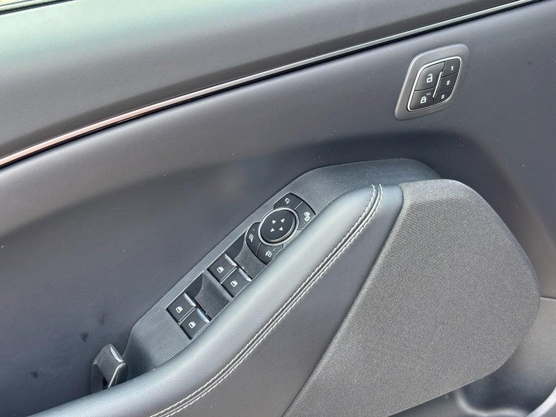 2025 Ford Mustang Mach-E Select RWD