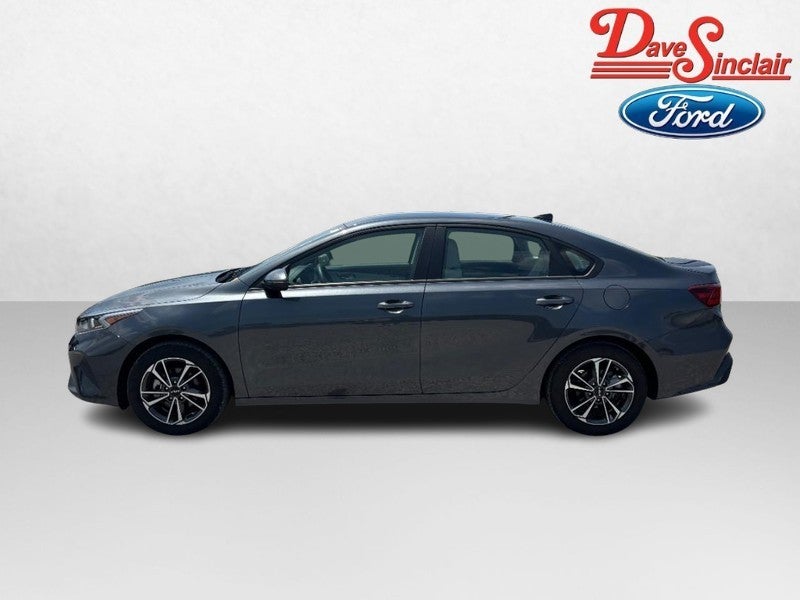 2023 Kia Forte LXS IVT