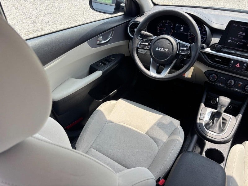2023 Kia Forte LXS IVT