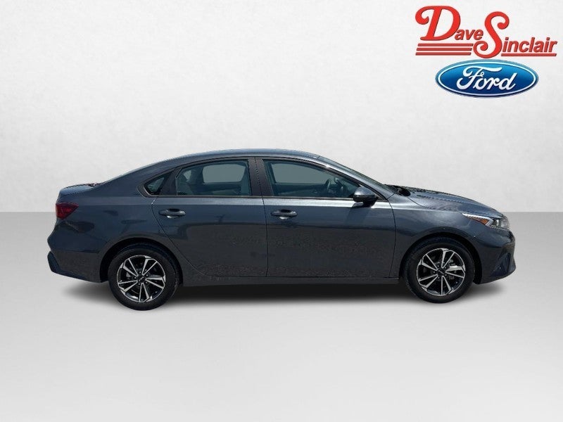 2023 Kia Forte LXS IVT