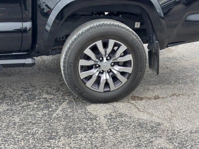 2022 Toyota Tacoma 4WD Limited Double Cab 5' Bed V6 AT (Natl)