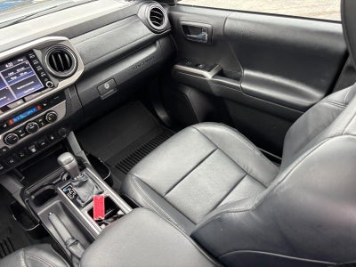 2022 Toyota Tacoma 4WD Limited Double Cab 5' Bed V6 AT (Natl)