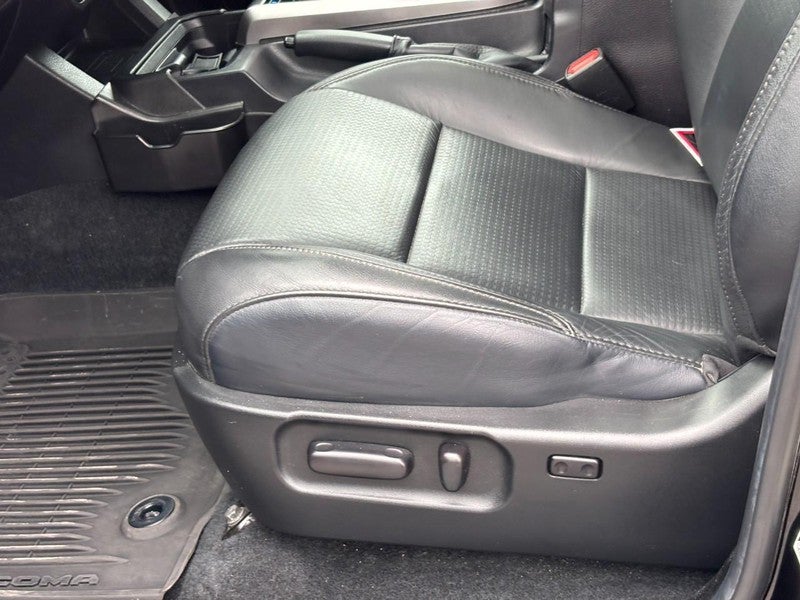 2022 Toyota Tacoma 4WD Limited Double Cab 5' Bed V6 AT (Natl)
