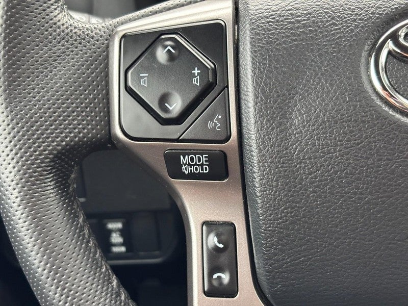 2022 Toyota Tacoma 4WD Limited Double Cab 5' Bed V6 AT (Natl)