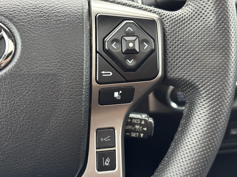 2022 Toyota Tacoma 4WD Limited Double Cab 5' Bed V6 AT (Natl)