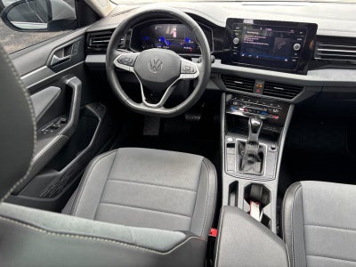2025 Volkswagen Jetta SE Auto
