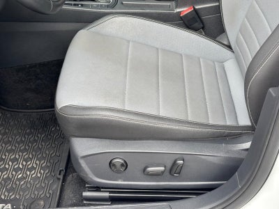 2025 Volkswagen Jetta SE Auto