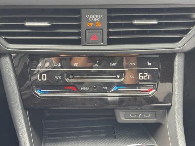 2025 Volkswagen Jetta SE Auto
