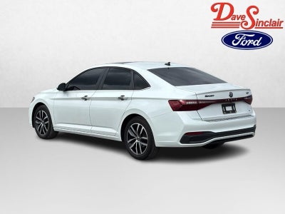2025 Volkswagen Jetta SE Auto