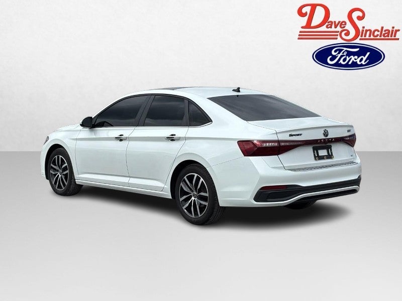 2025 Volkswagen Jetta SE Auto