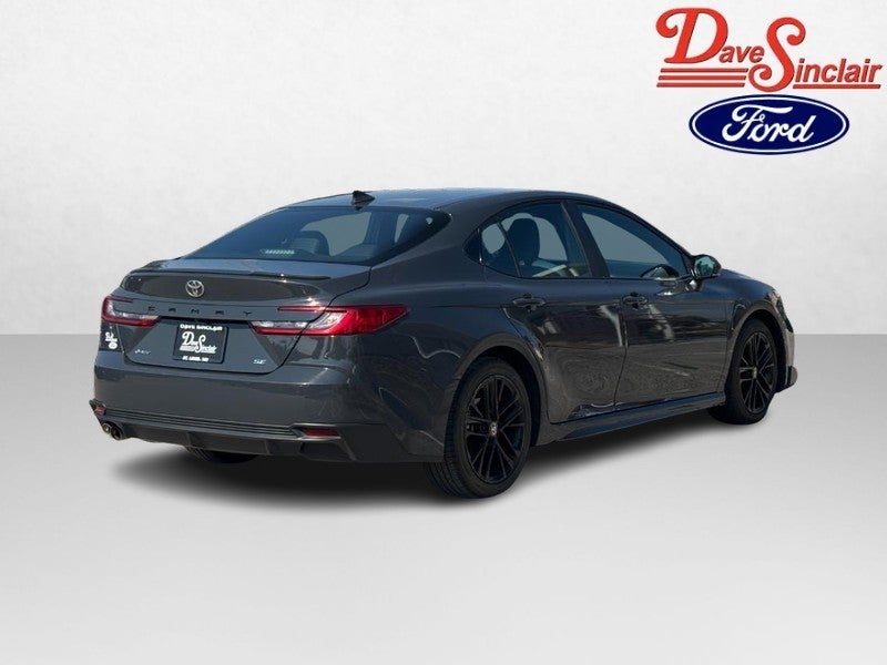 2025 Toyota Camry SE (Natl)