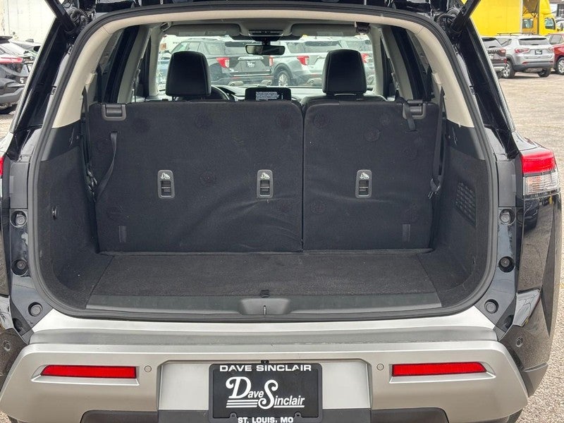 2023 Nissan Pathfinder SL 4WD