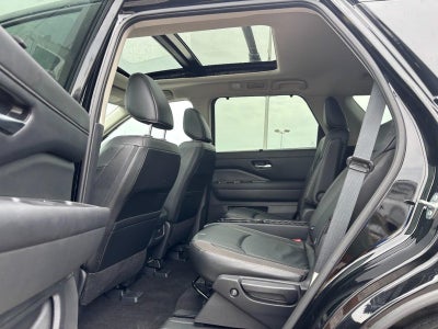 2023 Nissan Pathfinder SL 4WD