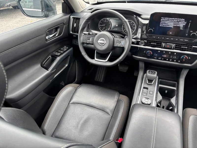 2023 Nissan Pathfinder SL 4WD
