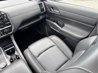 2023 Nissan Pathfinder SL 4WD