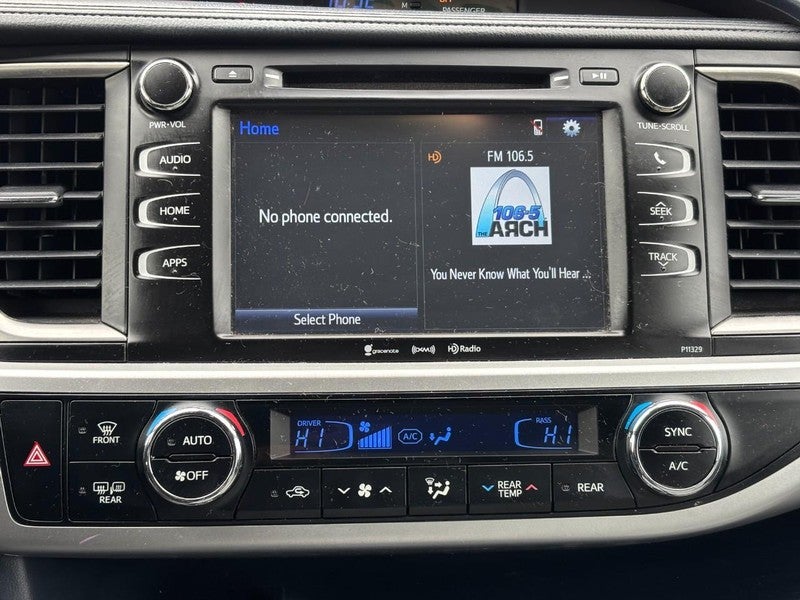 2017 Toyota Highlander LE V6 AWD (Natl)