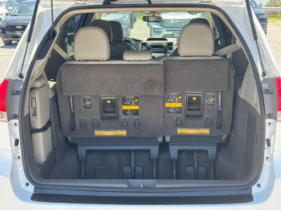 2014 Toyota Sienna 5dr 8-Pass Van V6 XLE FWD (Natl)
