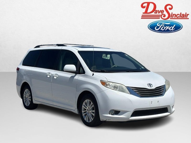 2014 Toyota Sienna 5dr 8-Pass Van V6 XLE FWD (Natl)