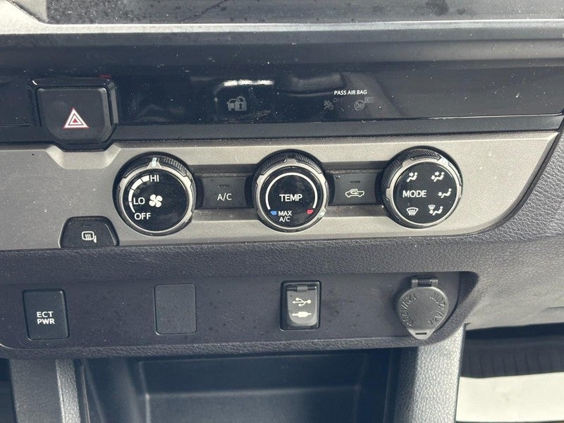 2018 Toyota Tacoma SR5 Double Cab 5' Bed I4 4x2 AT (Natl)