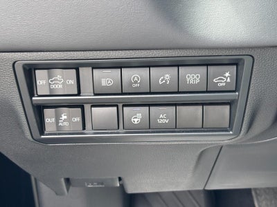 2023 Toyota Tundra 4WD Platinum CrewMax 5.5' Bed (Natl)
