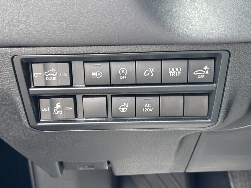 2023 Toyota Tundra 4WD Platinum CrewMax 5.5' Bed (Natl)
