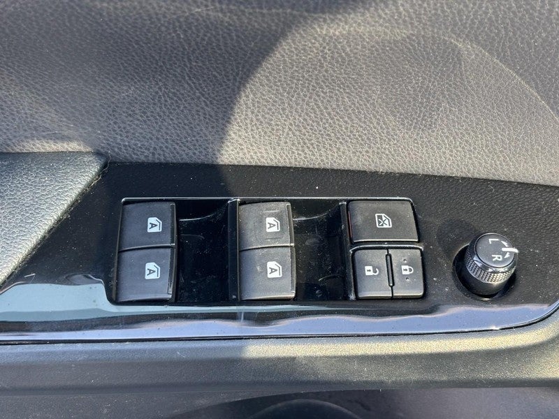 2017 Toyota Prius Two (Natl)