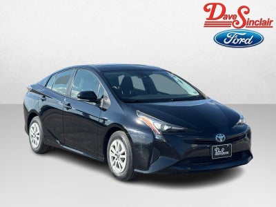 2017 Toyota Prius Two (Natl)